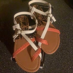 Qupid Sandals~NWT